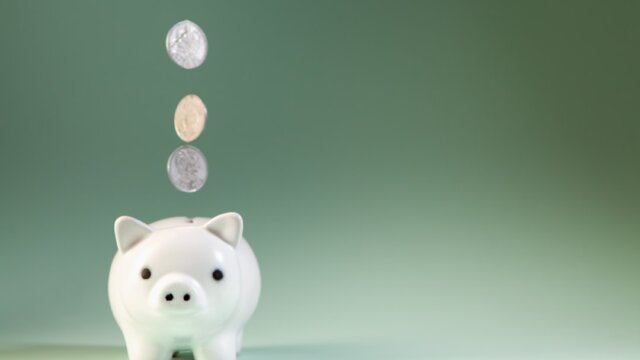 【結論】iDeCoとNISAどっちが先？30代会社員が年5万円得した方法